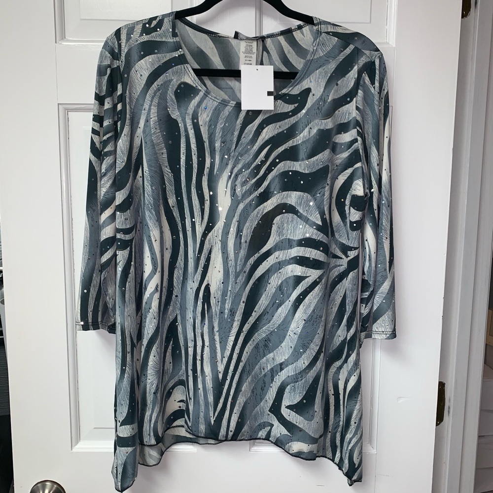 BRITTANY BLACK WOMAN 3/4 SLEEVE TOP